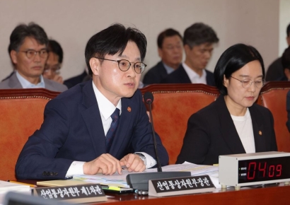 尹정부 '원전 굴욕계약' 논란에 김정관 "정상적으로 이뤄진 계약"