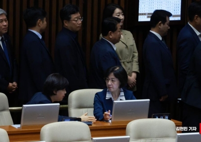 '尹 거부권'으로 폐기된 '방문진법', 국회 본회의 통과