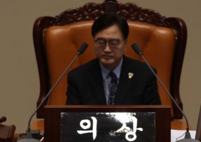 [포토] EBS법 본회의 상정…필리버스터 나선 최형두 의원