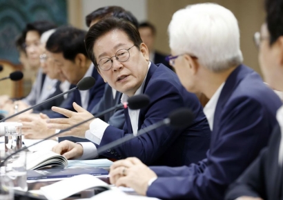 'R&D' 예산 35.3조, 역대 최대…李대통령 "향후 2~3년이 골든타임"