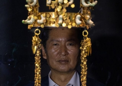 "왕이 될 상?"…정청래, 왕관 쓴 듯한 사진 논란 일자 '빛삭'