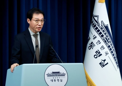 대통령실 브리핑 영상에 '명예훼손·법적책임' 경고 자막 넣는다