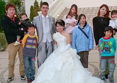 '할아버지 된 27세'…月235만원 벌며 11명 대가족 꾸리고 사는 남성 정체