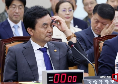 [포토] 국회 국방위 출석한 안규백 장관