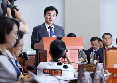 [포토] 국방부 결산 보고하는 안규백 장관 