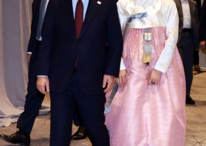 美의회도서관 방문한 김혜경 여사 "우리 역사·문화 먼 타지서 존중, 깊은 감명"
