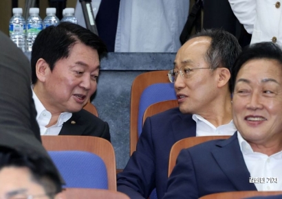 [포토] 대화하는 안철수-추경호