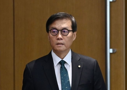 [2025국감]이창용 "주택시장 서울 중심 재과열 조짐…가계대출 불확실성 증대"