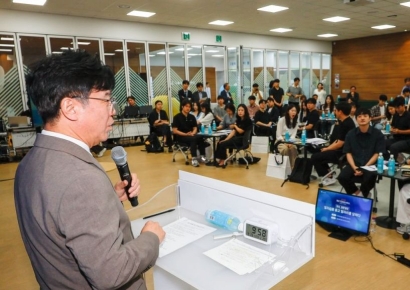 [포토] 모두발언하는 김영훈 고용노동부 장관