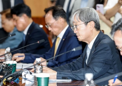 [1mm금융톡]준비된 말만, 신중한 행보…이찬진 금감원장의 정중동