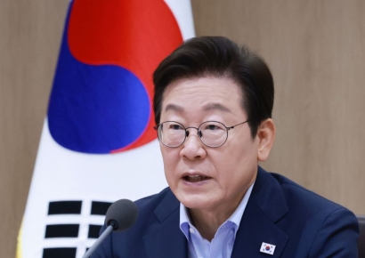 李대통령, 與의원 초청 오찬…정기국회 앞두고 개혁 의지 결집