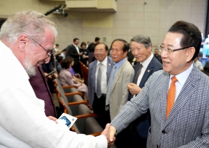 '세계 유일 수묵 주제'…2025 전남국제수묵비엔날레' 개막
