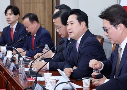 [포토] 장동혁 "한미 정상회담, 속옷까지 벗어주고 와도 눈 감고 칭찬"