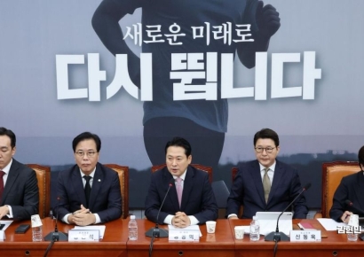 [포토] 장동혁 "중도 외연 확장 위해 왼쪽 안 가‥보수 가치 충실하겠다"