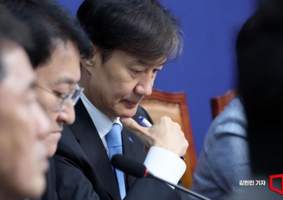 조국 "미국 관세 요구, 국회서 거부 결의안 내자"