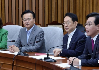 [포토] 송언석 "오늘부터 김도읍·나경원 등 큰 역할해주길"