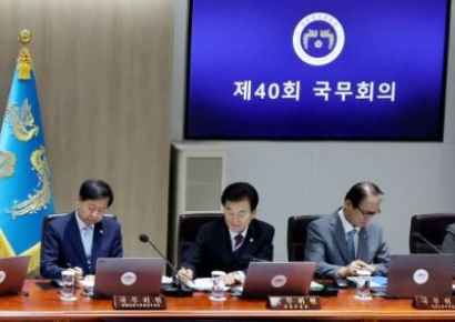 성장률 끌어올릴 '과감한 해법' 주문한 李대통령