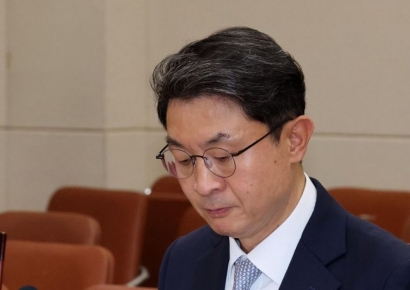 이억원, 금융위 해체안에 "언급 부적절"...재경부 장관설도 일축