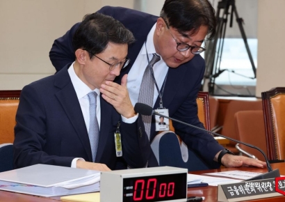 [포토] 이억원 "금융위 해체 찬성 여부 언급하기 적절치 않아"