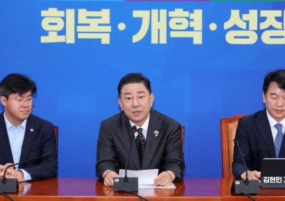 [포토] 김병기 "검찰청 폐지 법안 9월 통과시킬 것…배임죄도 폐지"
