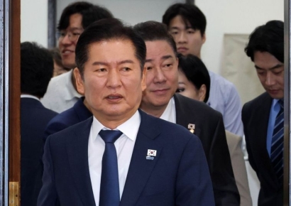 [포토] 정청래 "내란특별재판부는 국민적 요구…법원의 자업자득"