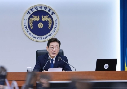 건진법사 '관봉권 띠지' 분실 의혹에 李대통령 "상설특검 등 검토하라"