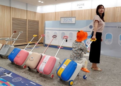 광주신세계, '타고가요 캐리어' 팝업 열어 