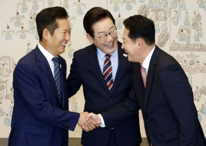李대통령, 여야 지도부와 오찬 회동