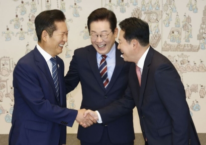 여야 대표 만난 李대통령 "죽이는 정치 그만, 함께 사는 정치에 공감"