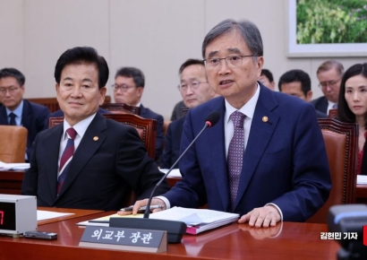[포토] 외교장관 “조지아 사태, 특검과 관련없다..비자 협상 시작할 것”