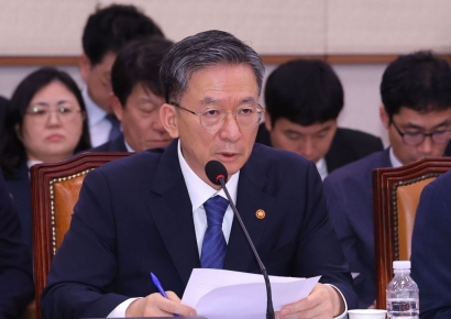 정성호 "검찰청 폐지 협조…수사권 남용 방지장치 필요"