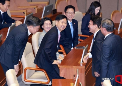 [포토] 교섭단체 대표 연설 참석한 국무위원들