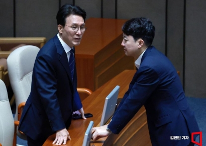 [포토] 대화하는 김민석-이준석