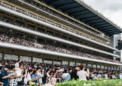 "0.1초 차이 숨막히는 추월극"…2만8000명 관중 열광시킨 '코리아컵'