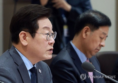 '고금리 서민금융' '높은 식료품 물가' 꼬집은 李대통령