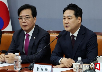 [포토] 장동혁 “전세기 출발 연기…李, 美 달려가야”