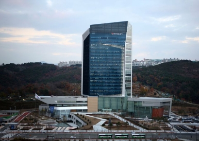 석유公, 내부감사서 해외법인 횡령·불법자금 조성 확인…대국민 사과