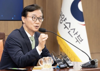 전재수 해수장관 "연말까지 부산 이전 완료…북극항로 전담조직 신설"
