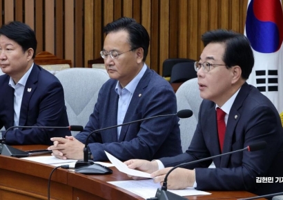 [포토] 송언석, 李대통령 향해 “화성에서 온 대통령”