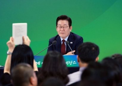 '강원' 찾은 李대통령 "접경지 주민 억울하지 않게…규제 신속 해제해야" (종합)