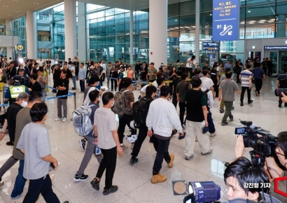 [포토] '美구금' 석방 한국인 316명 귀국