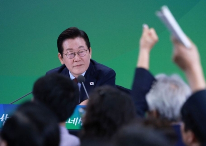 '강원 타운홀 미팅' 주재한 李대통령 "군사보호구역 해제 속도내야"