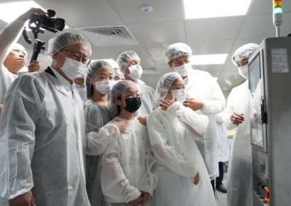 “이제 급식실도 로봇 셰프 시대”… 부산시교육청, 학교급식실에 다기능 조리로봇 첫 도입