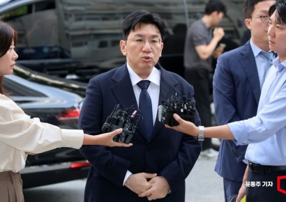 [하이브 오너리스크]'구속 갈림길' 방시혁, 경고등 켜진 하이브 사업