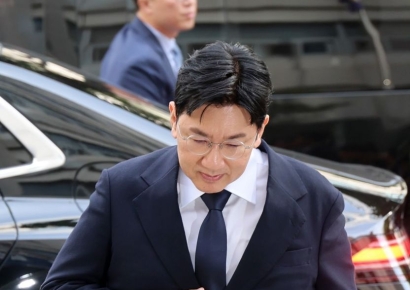[포토] 고개 떨군 방시혁 의장