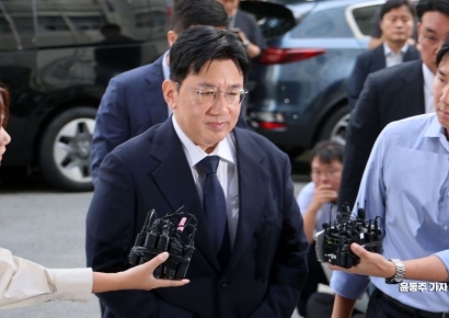 경찰, 방시혁 구속영장 신청…美 출국 사실상 제동