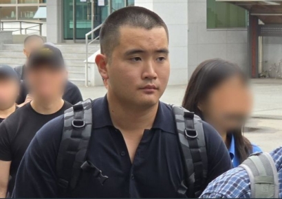 검은 셔츠에 청바지 입고 등장…삼성가 장남 이지호 '해군 장교 후보생 입대' 