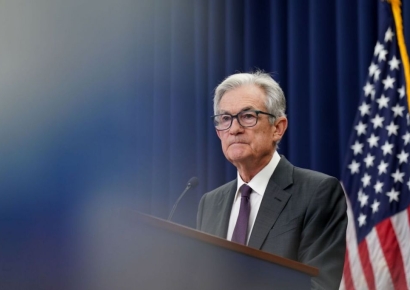 파월 Fed 의장 "후임자 인준 늦어지면 임시 의장 맡을 것"