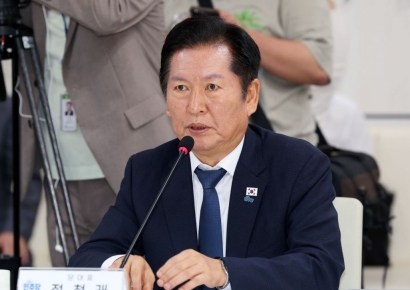 정청래, 尹 '무인기 의혹' 소환통보 특검에 "끝까지 파헤쳐야"