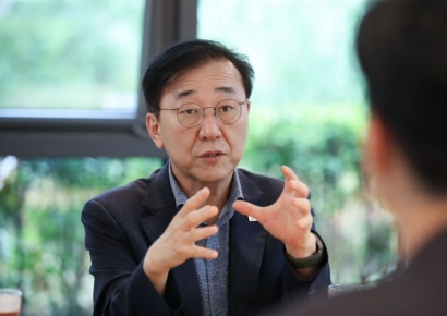 김윤덕 국토부 장관 "국민에게 '살고 싶은 집' 공급"